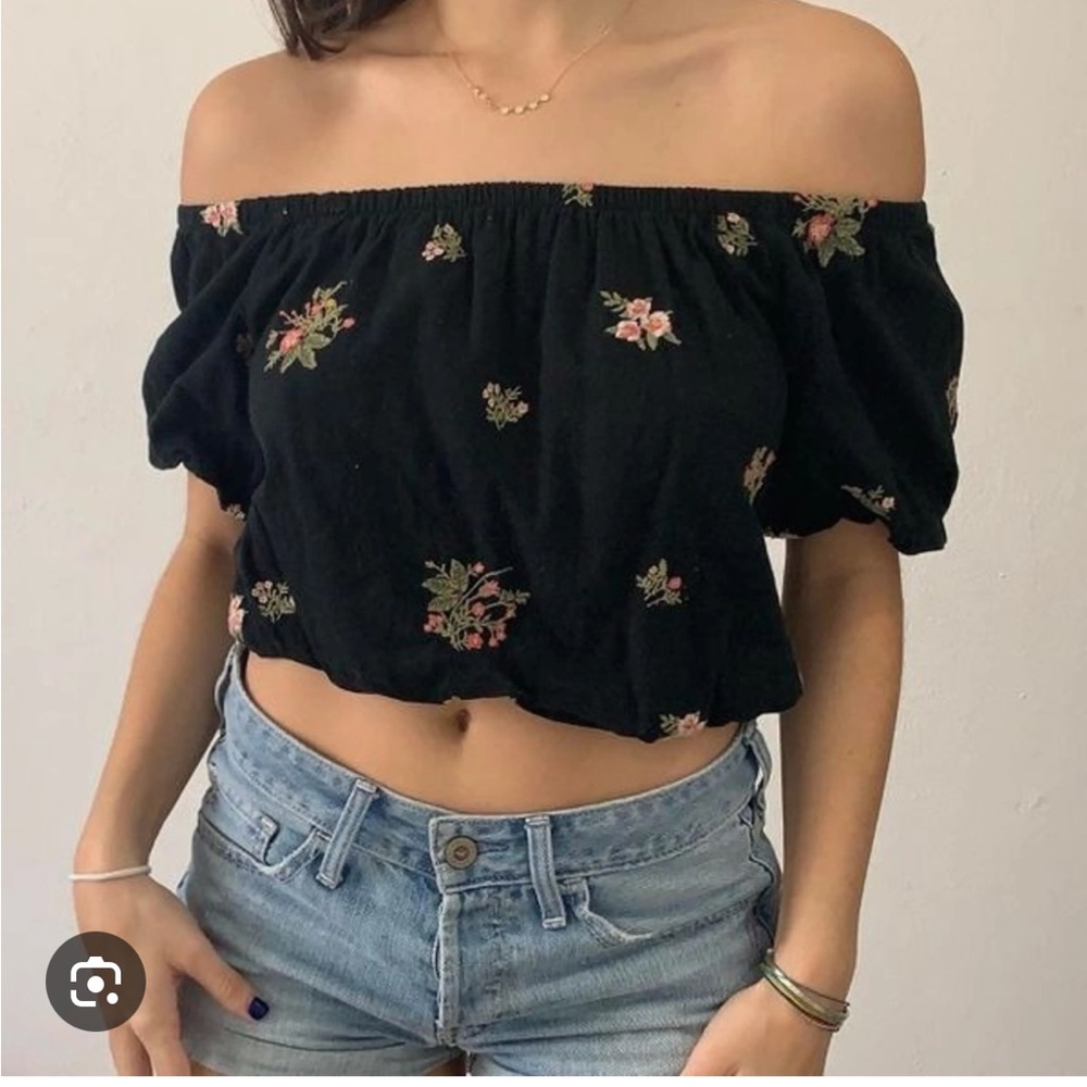 American Eagle Floral Bubble Cropped Top